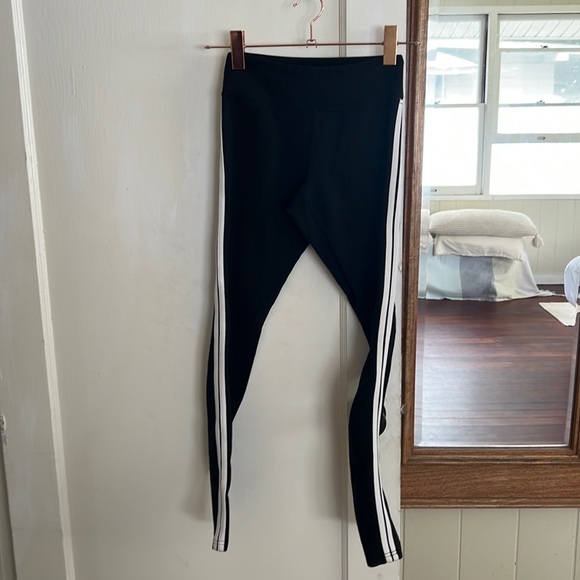 Ankle cropped black stripe athletic leggings and high rise jeans pack 🖤 - Picture 3 of 12